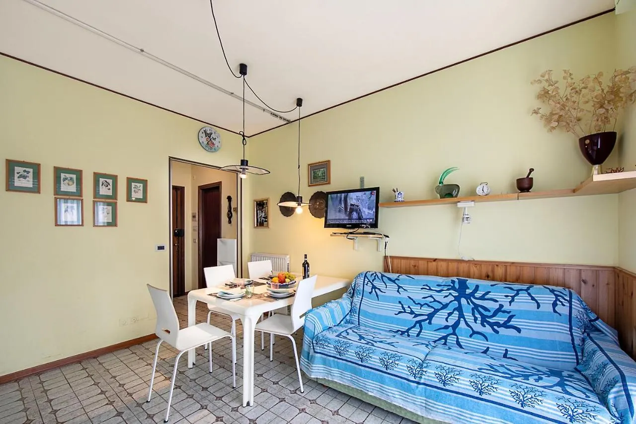 Appartement Edera With Balcony Few Steps From Sea - Happy Rentals San Bartolomeo Al Mare Italië