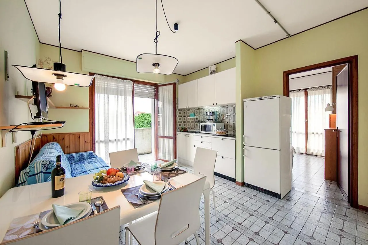 Edera With Balcony Few Steps From Sea - Happy Rentals San Bartolomeo Al Mare 0*,  Italië