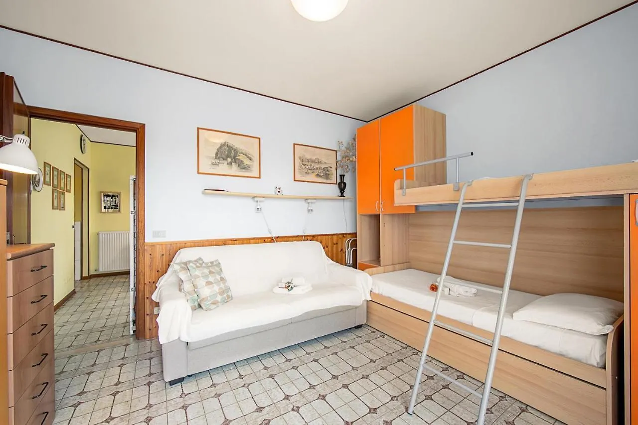 Edera With Balcony Few Steps From Sea - Happy Rentals San Bartolomeo Al Mare Italy