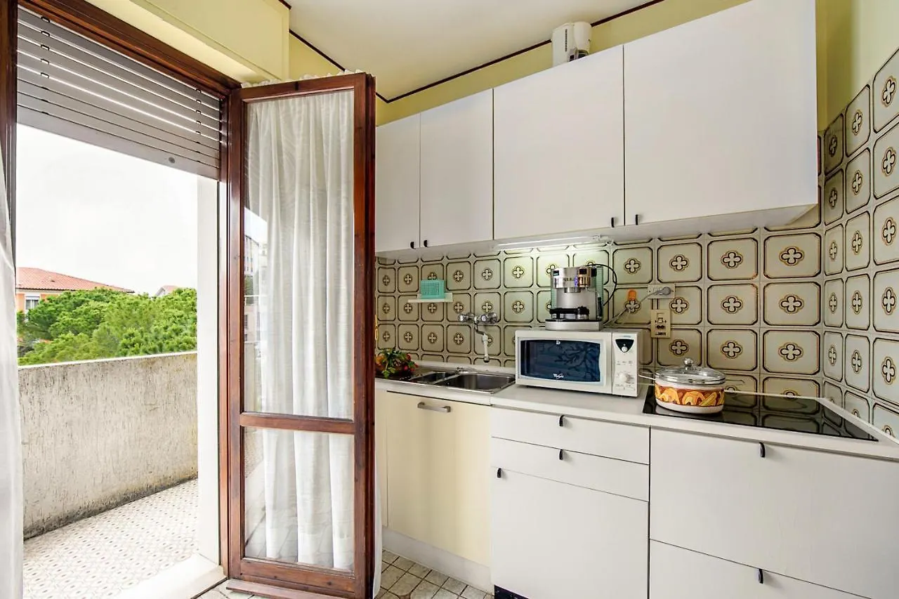 Edera With Balcony Few Steps From Sea - Happy Rentals San Bartolomeo Al Mare Apartment