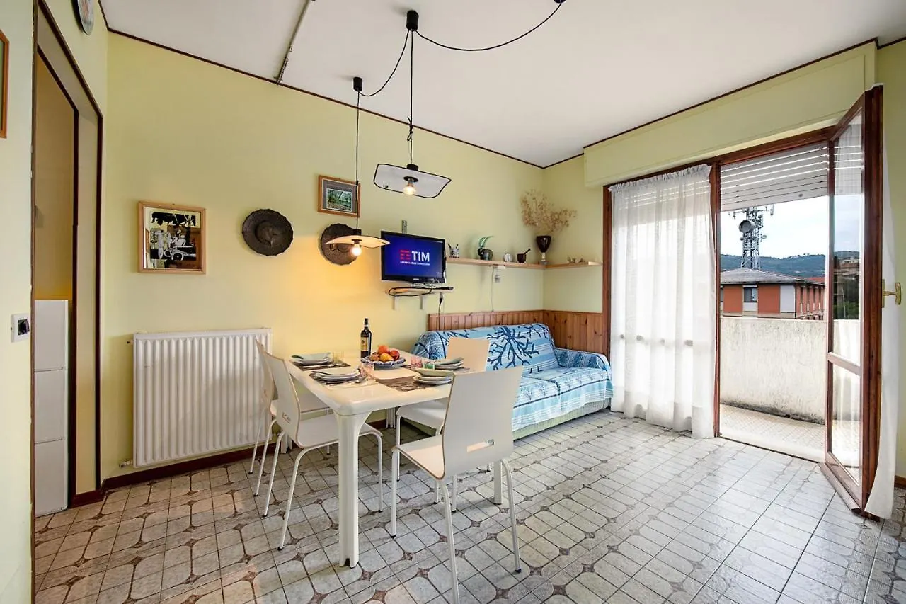Edera With Balcony Few Steps From Sea - Happy Rentals location